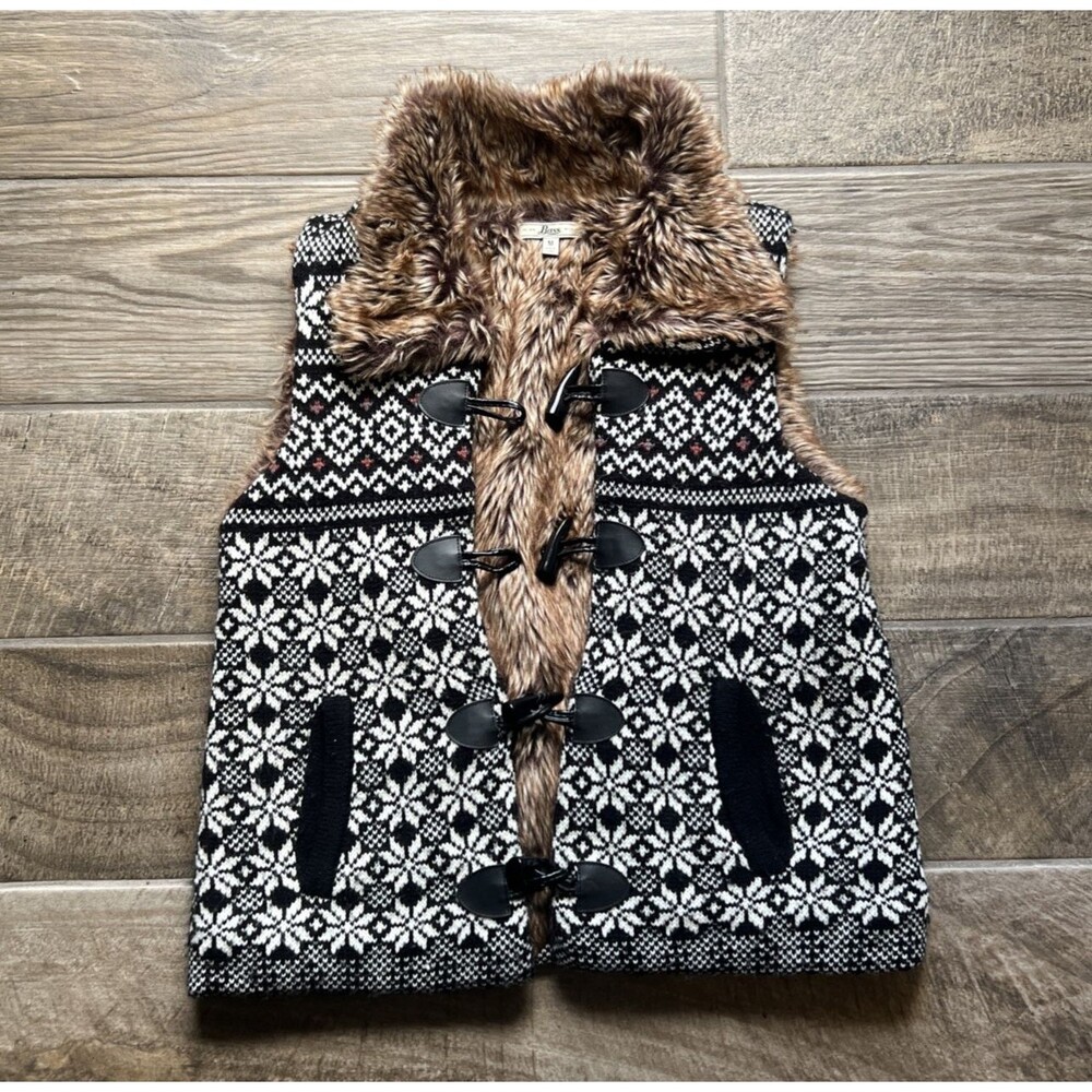 G.H. Bass Womens M Fair Isle Sweater Vest Faux Fur Lined Toggle Nordic Winter